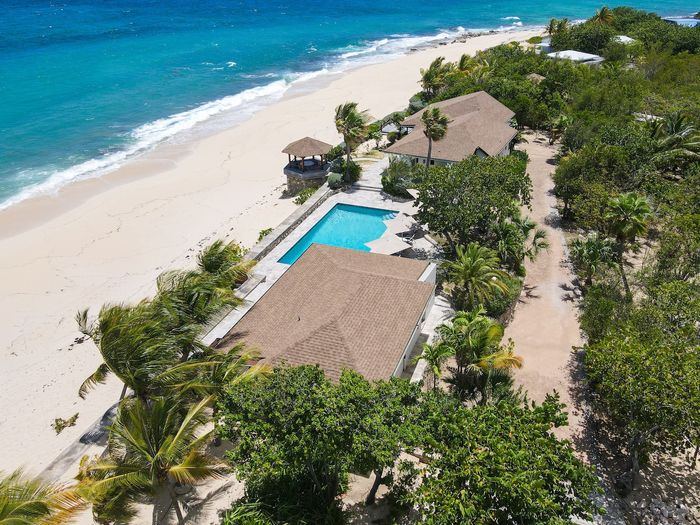Blue Beach Villa villa photo.